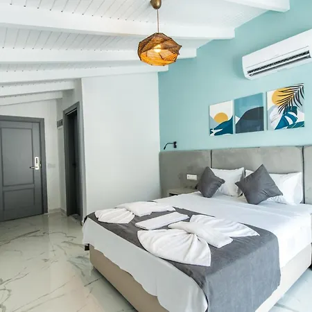 Leonis Hotel *