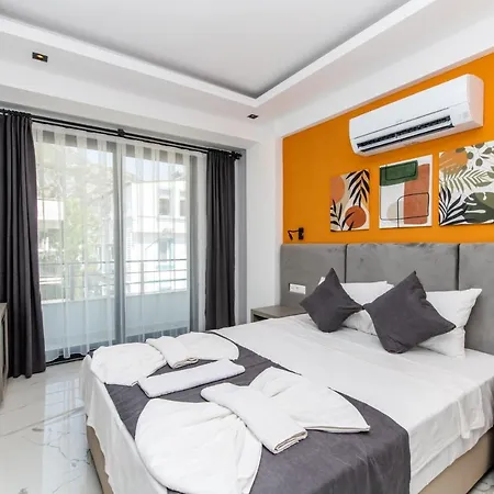 Leonis Hotel