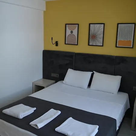 Hotel Leonis