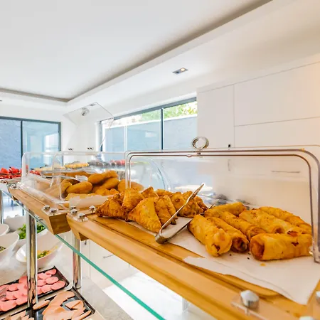 Hotel Leonis